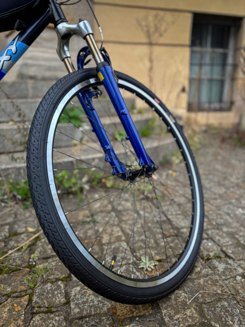 Opona rowerowa 28 " TRC do roweru 28x1.75 47-622 WKŁADKA ANTYPRZEBICIOWA