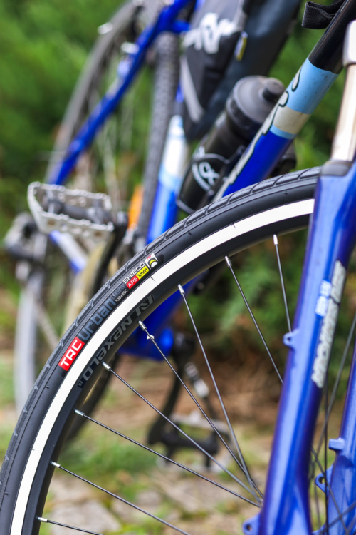 Opona rowerowa + dętka ZESTAW 28" TRC 700x35C 37-622 ANTYPRZEBICIE