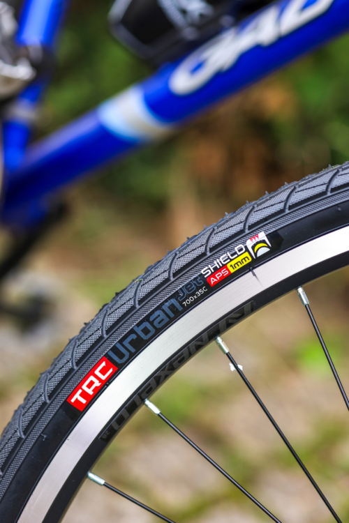 Opona rowerowa + dętka ZESTAW 28" TRC 700x35C 37-622 ANTYPRZEBICIE