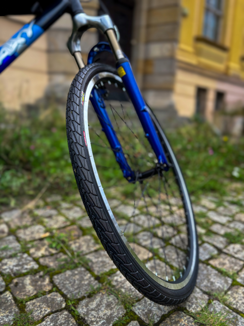 Opona rowerowa + dętka ZESTAW 28" TRC 700x35C 37-622 ANTYPRZEBICIE